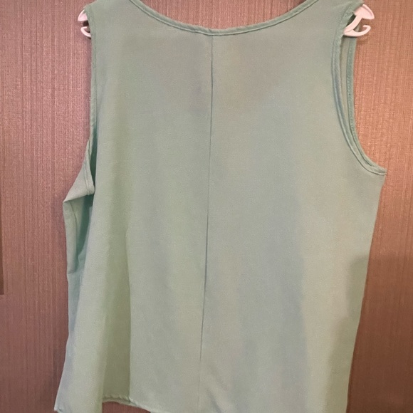 Pepper and Zoe Tank Top - Picture 2 of 4